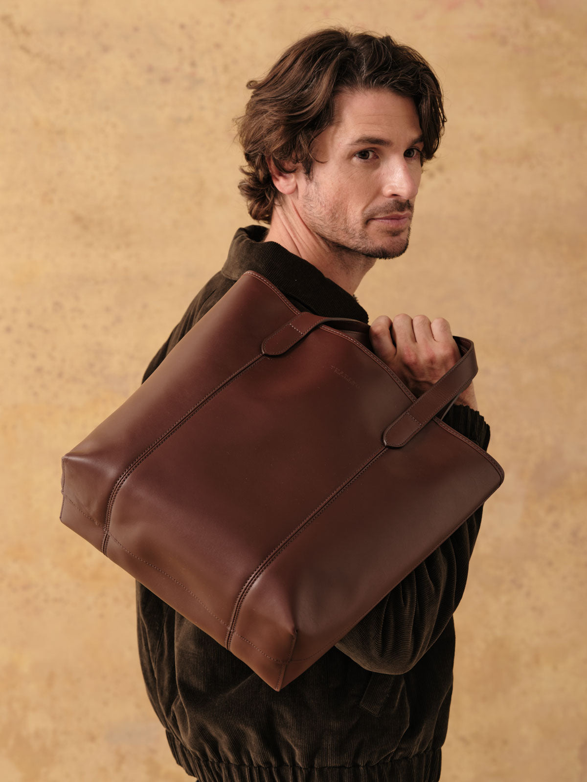 Chelsea Classic Leather Mens Tote Tusting