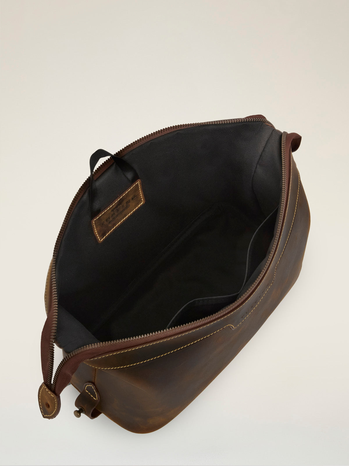 Tusting Horizon Leather Toiletry Bag & Dopp Kit - Made in England