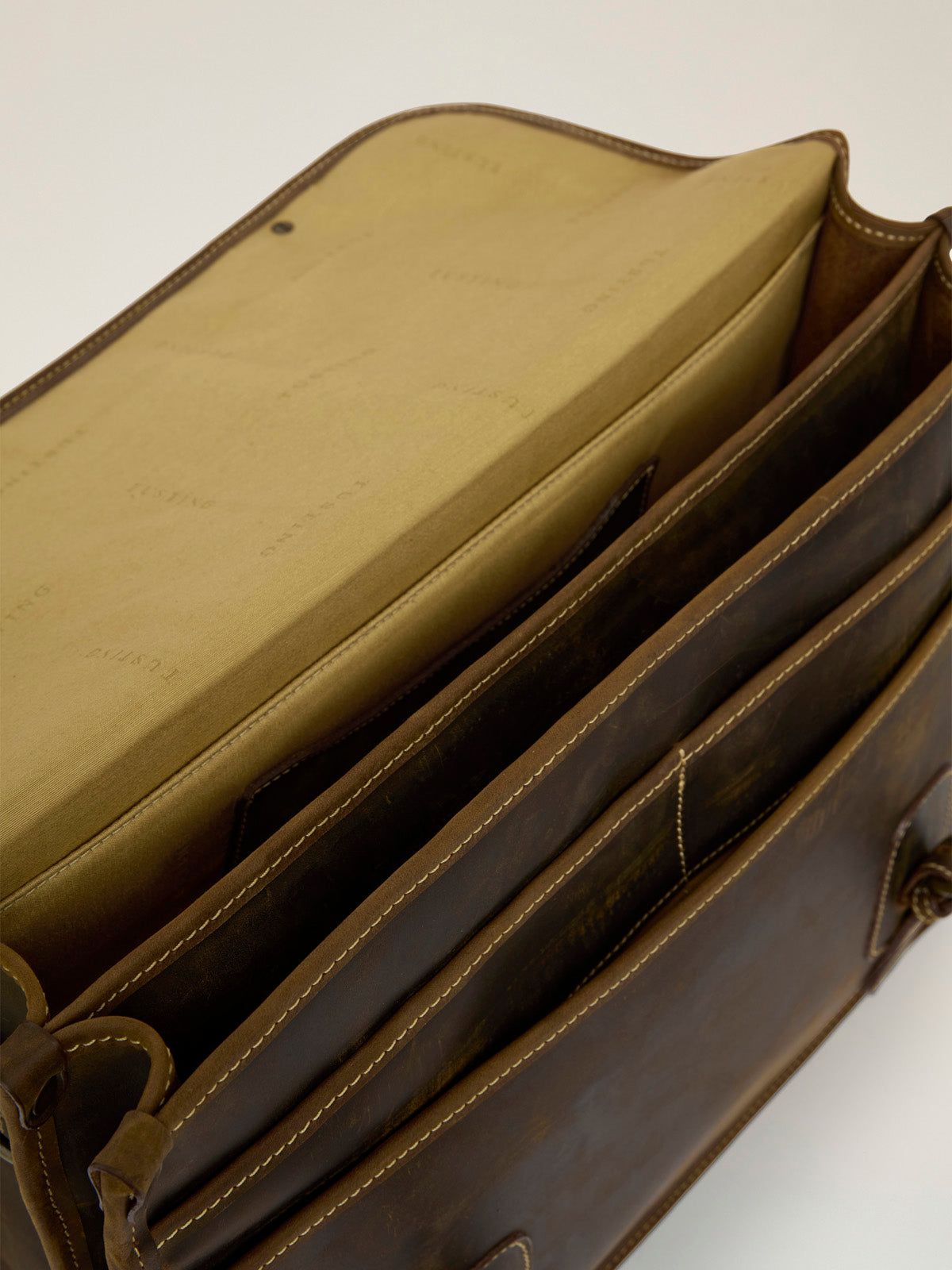 The Wymington – a Classic Leather Briefcase – Tusting
