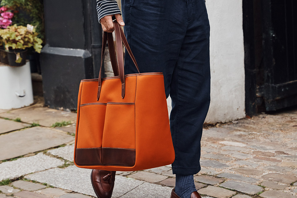 NEW UPCYCLED LEATHER TOTE BAG SUPPORTS COMMITMENT TO CORPORATE  RESPONSIBILITY — Red Wing Shoe Company